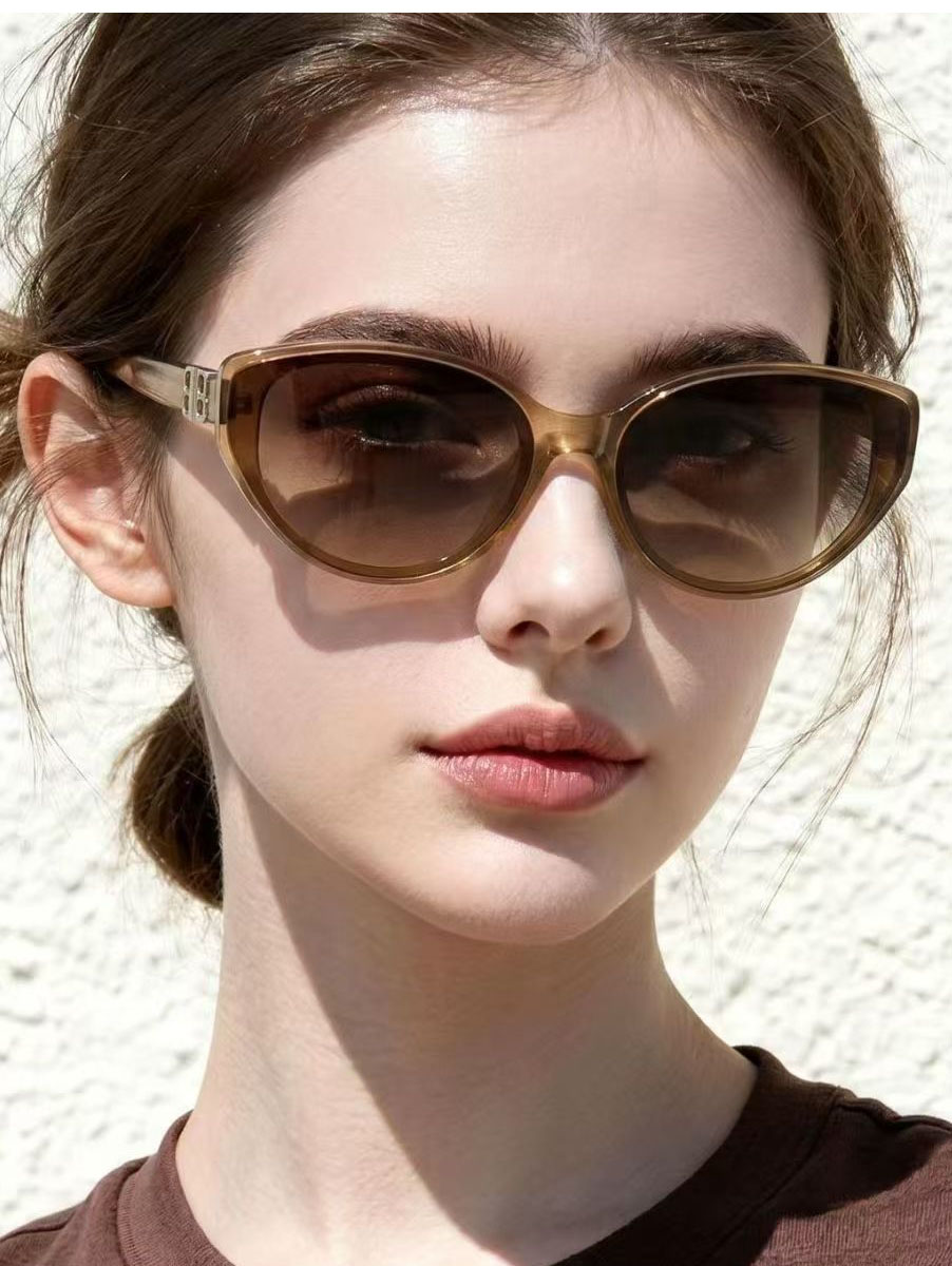 View Elegant Vintage Oval Cat‑Eye Gradient Lens Sunglasses image 5